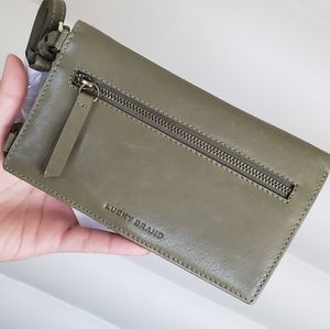 Lucky Brand Crossbody wallet